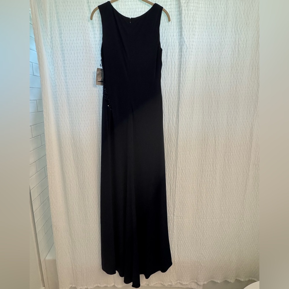 Elegant Black Sleeveless Dress